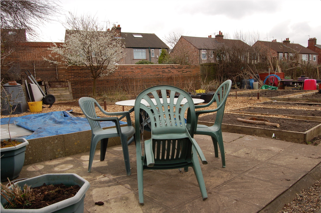Plot No.1 patio table and chairs